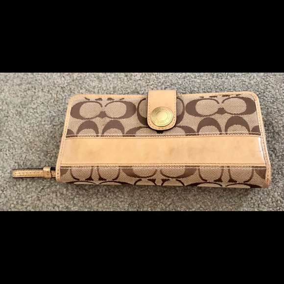 Coach signature wallet